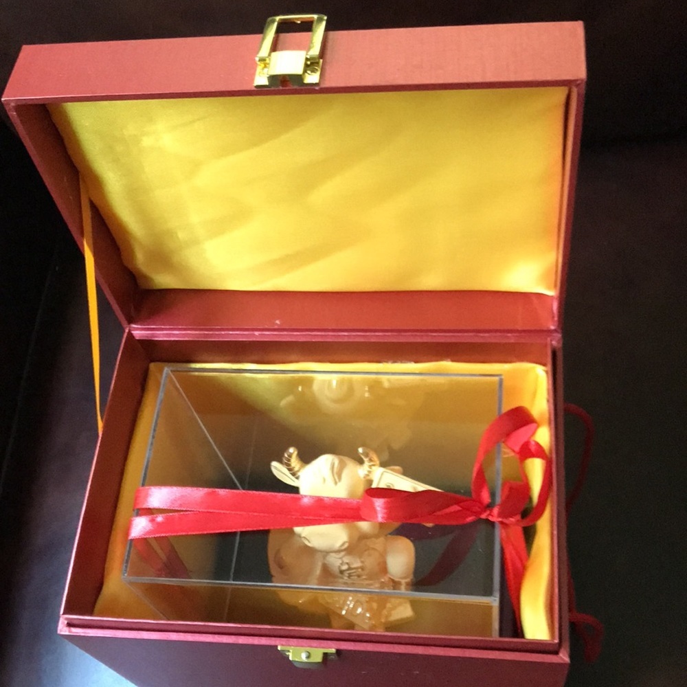 Rare accent item- golden cow. - Picture 2 of 9